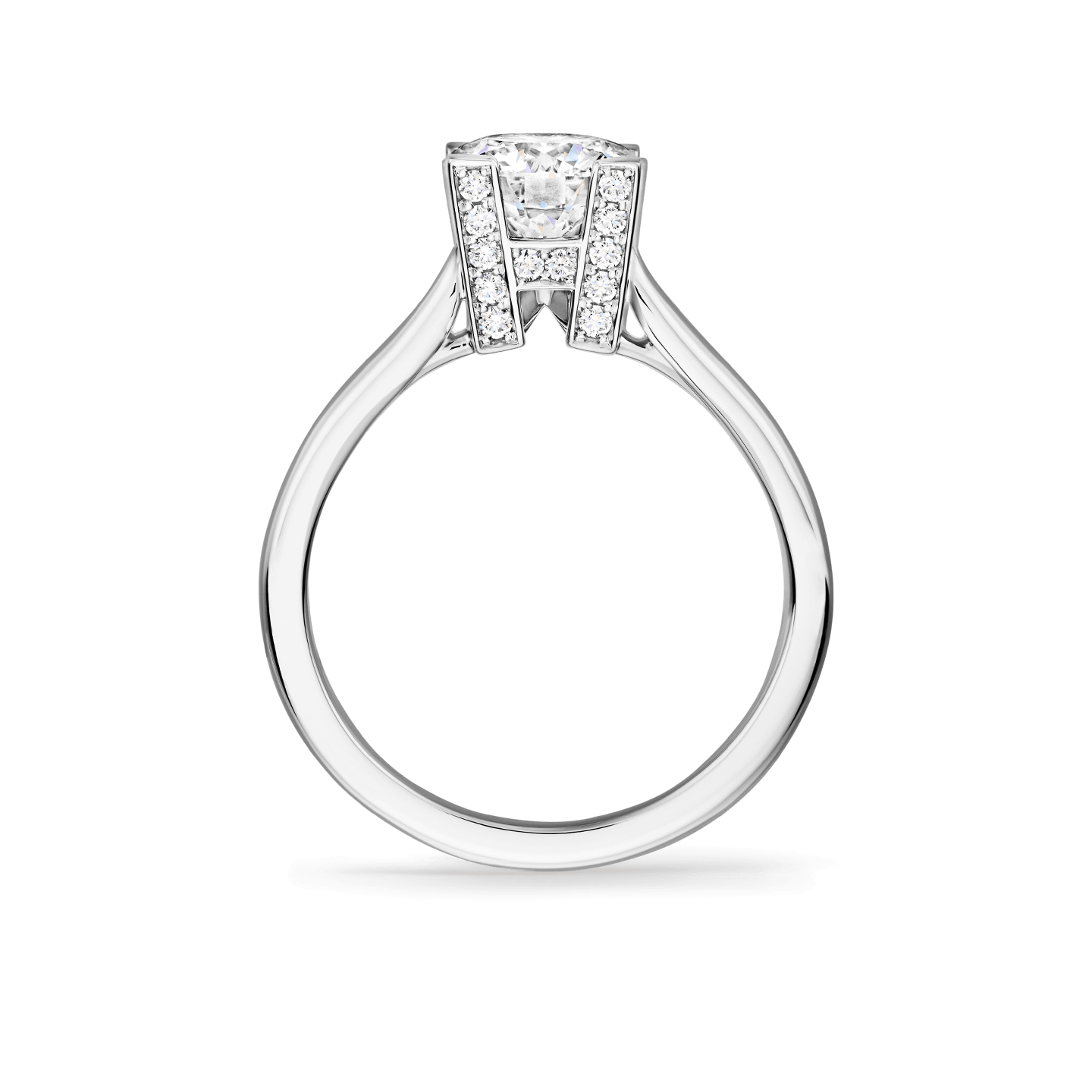 Vue latérale de la Bague de fiançailles HW Logo en diamant taille brillant et micropavage