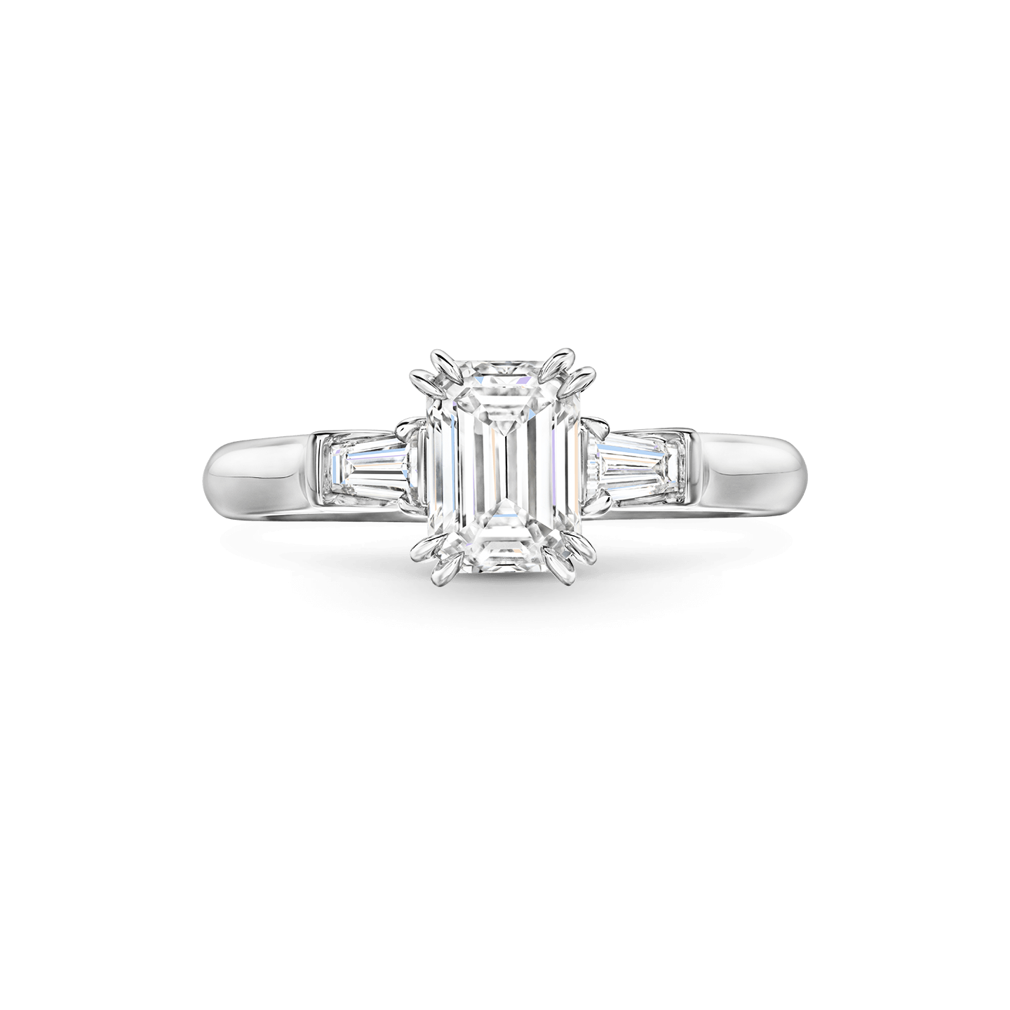 Vue de face de la Bague de fiançailles Classic Winston diamant taille émeraude et diamants latéraux taille baguette